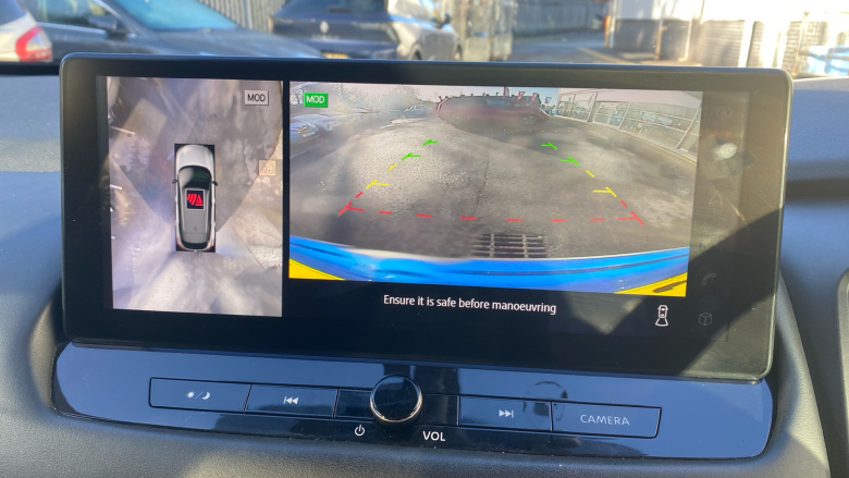 Nissan Qashqai 1.3 DiG-T MH N-Connecta 5dr Petrol Hatchback